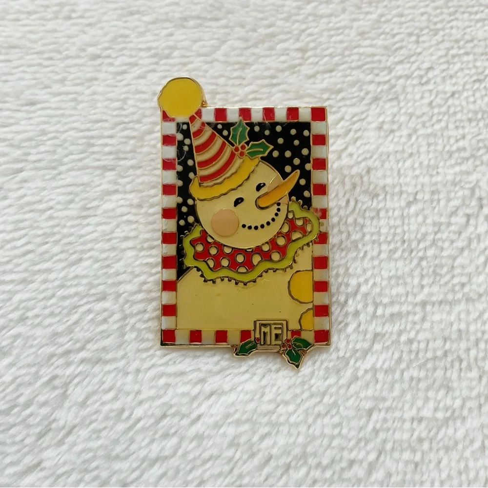 Mary Engelbreit Snowman Pin Enamel Holiday Lapel Brooch ME Christmas Collectible